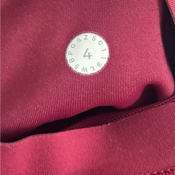 Lululemon In Movement Leggings EUC xs small Size 4 - Picture 4 of 4